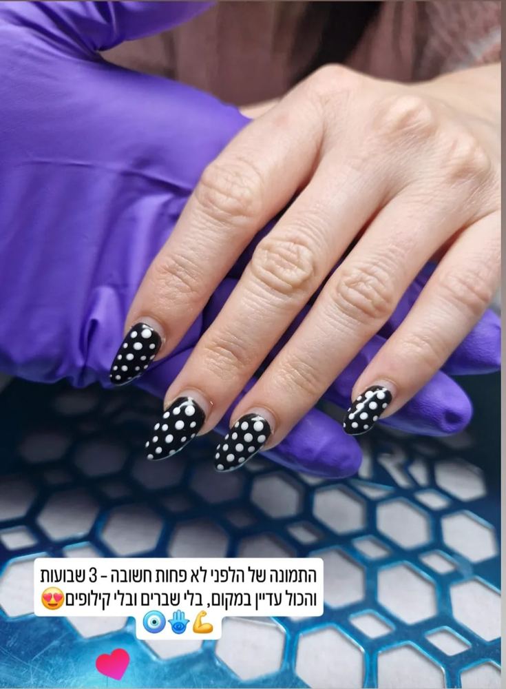 ציורים ועיצובים — עבודה מהסטודיו